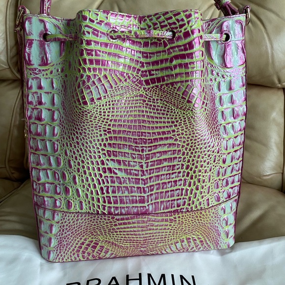 LKNW Brahmin Marlowe Large Leather Drawstring Bucket Bag Melbourne Sweetener - Picture 3 of 13